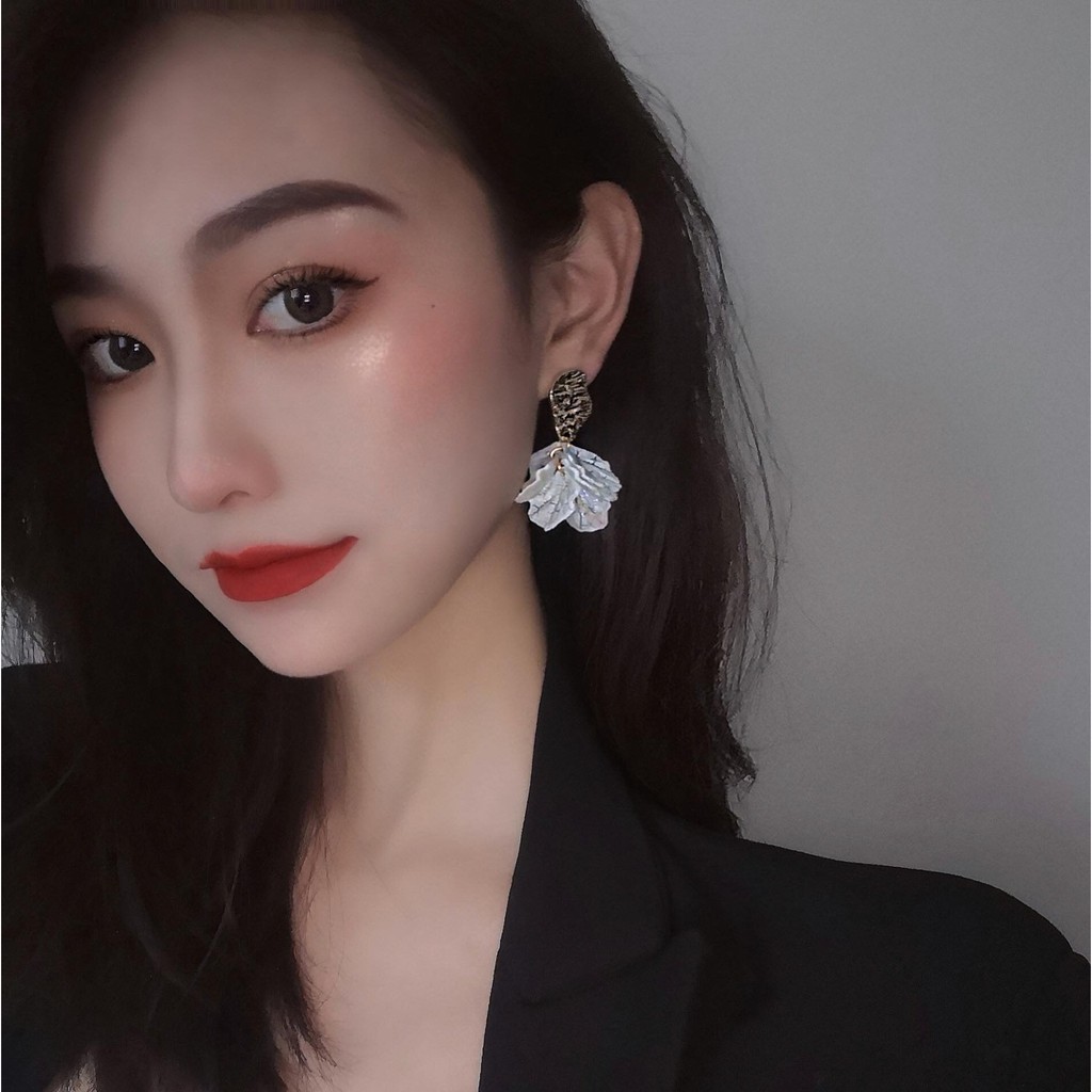 Khuyên tai Hoa Trắng Sần phong cách Hàn Quốc KT205