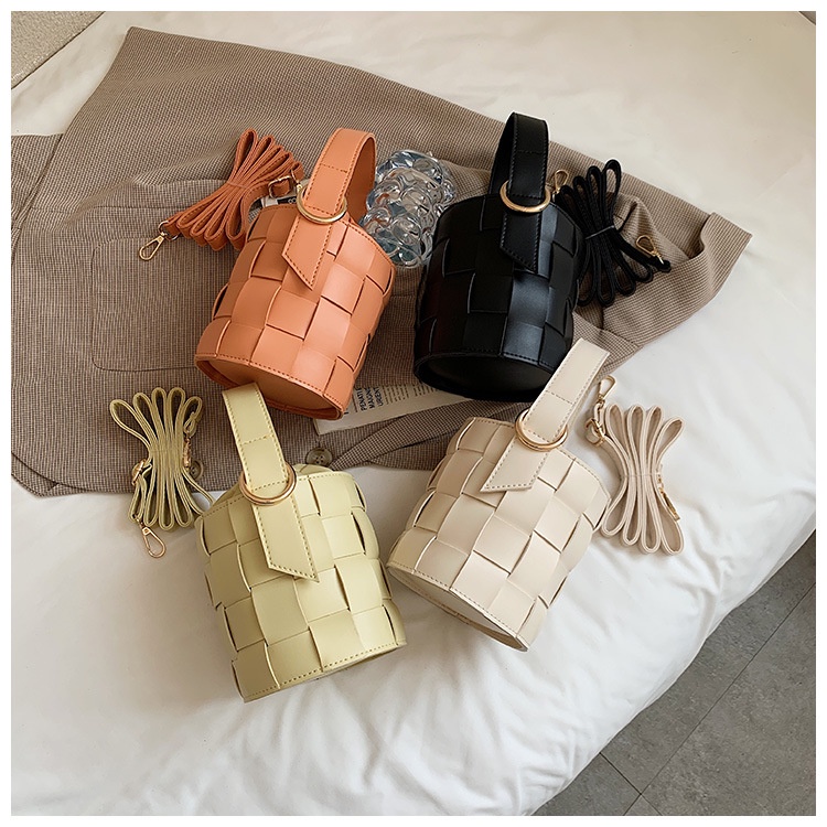 Túi đeo vai tích hợp túi xách đan lát thiết kế đơn giản độc đáo thời trang 2021 cho nữ