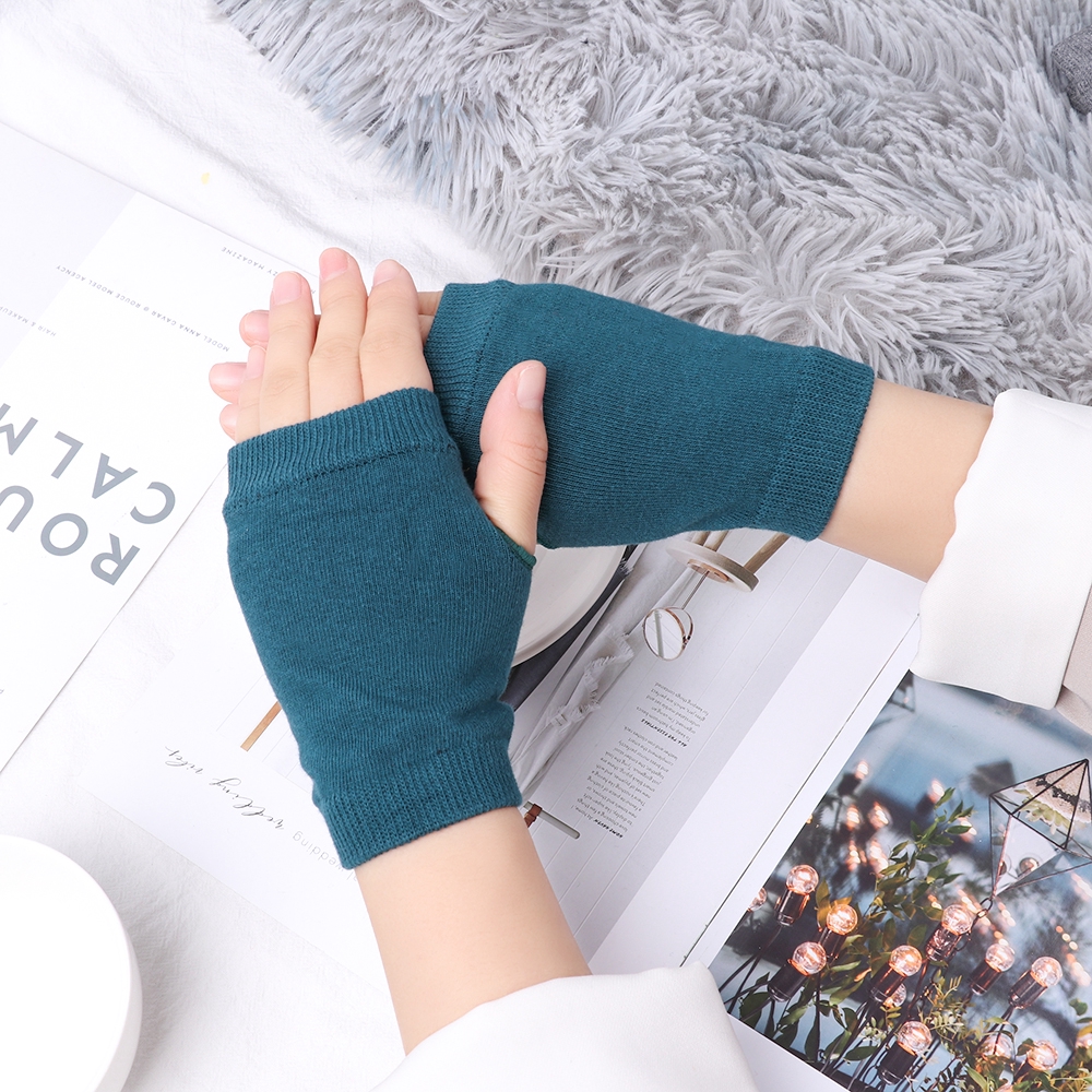 Găng tay len lông cừu hở ngón dành cho nữ