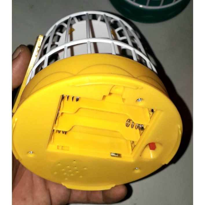 Một chiếc lồng chim mini bằng nhựa có nhạc và đèn rất đẹp Tặng kèm pin