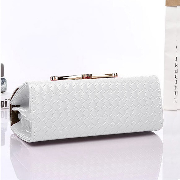 Túi Đeo Chéo Khóa Bấm T27 Màu Trắng