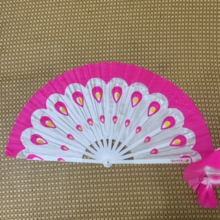 Quạt múa văn nghệ, biểu diễn, tập dưỡng sinh công hồng