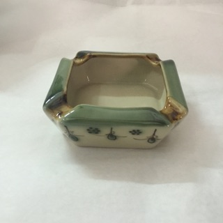 Gạt tàn gốm sứ Bát Tràng cao cấp hoạ tiết  hoa dơi