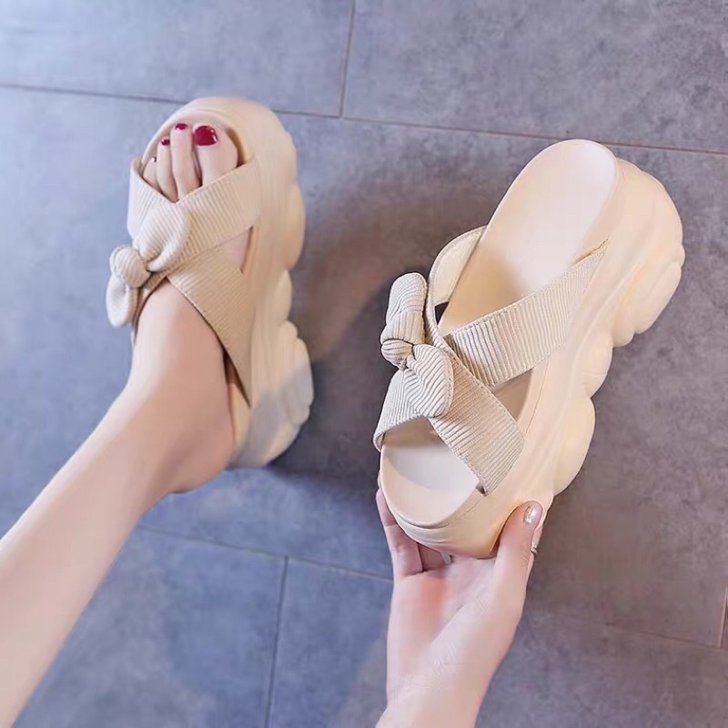 Dép nữ đế bự quai chéo