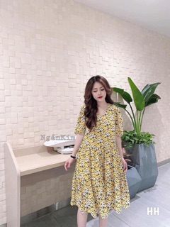 VÁY SUÔNG HOA VÀNG CỔ V
