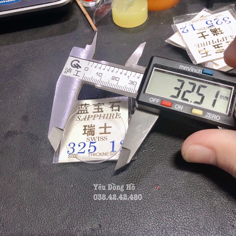 Kính sapphire dày 2mm nguyên khối cho đồng hồ