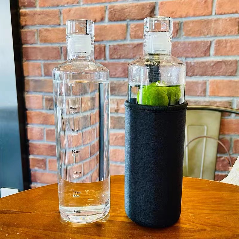 500/750ml Thickened Clear Glass Juice Jug with Storage Bag Convenient Clear Water Dispenser with Water Level Marker