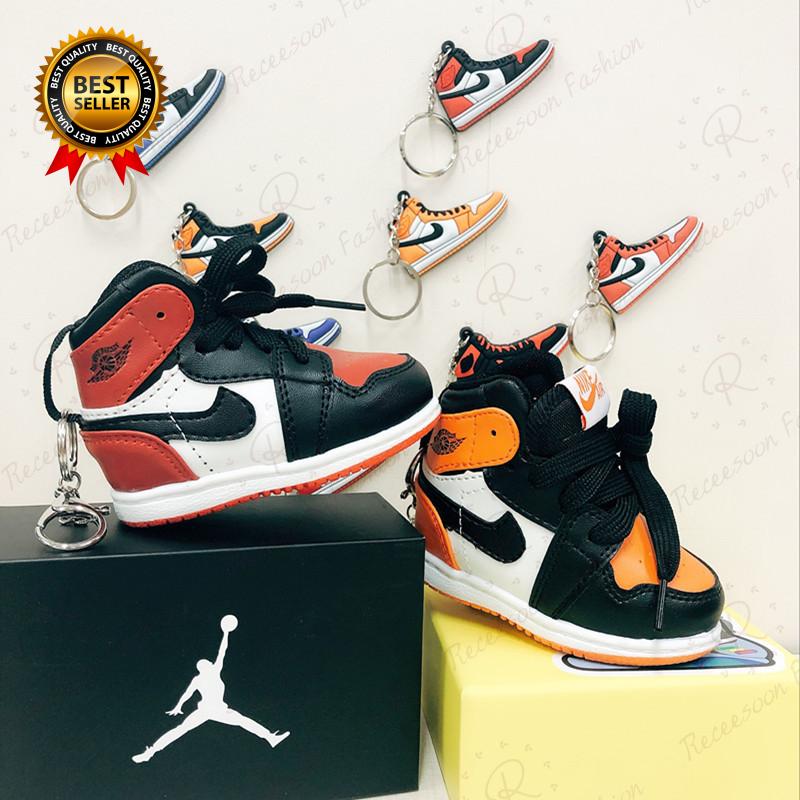 Móc khóa hình chiếc giày bóng rổ sáng tạo