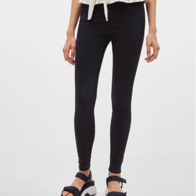 Quần jeans bershka