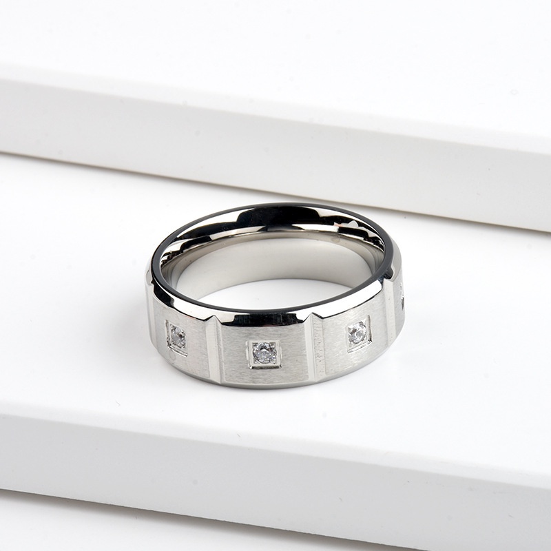 Nhẫn titan trơn đính đá nhân tạo cực bền bỉ 100 năm không hỏng mama king Nhẫn cuban hiphop rapper trơn thép không gỉ cực