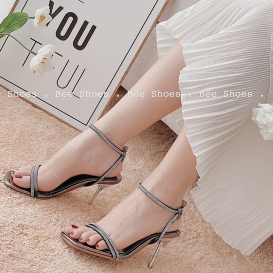 BEESHOES - SANDAL NỮ MŨI VUÔNG QUAI ĐÁ - SANDAL NỮ MŨI VUÔNG GÓT NHỌN CAO 7 PHÂN SẴN MÀU ĐEN - CHÌ - HỒNG - BE 210314