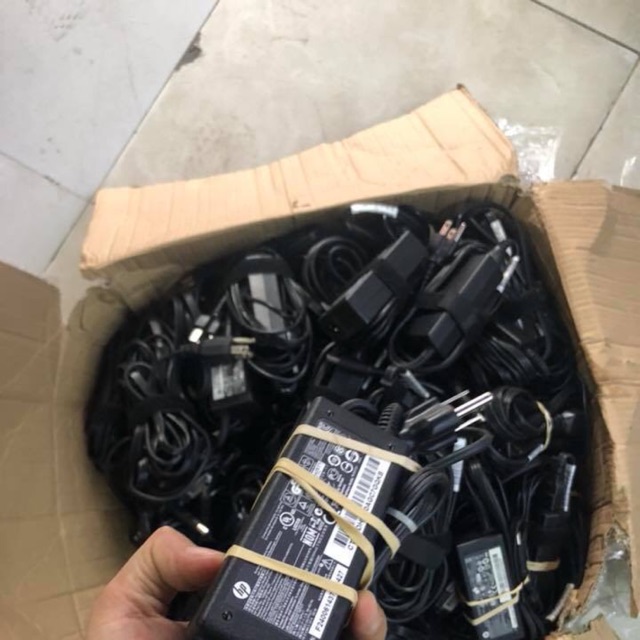 sac pin laptop