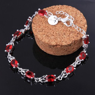 Vòng tay bạc đính đá ruby.