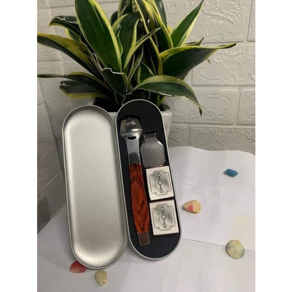 Set 1 Dụng Cụ Làm Sạch Da Chết Cho Gót Chân..