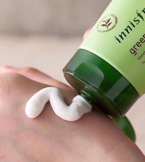 🌿Sữa rửa mặt Innisfree Green Tea Cleansing Foam🌿