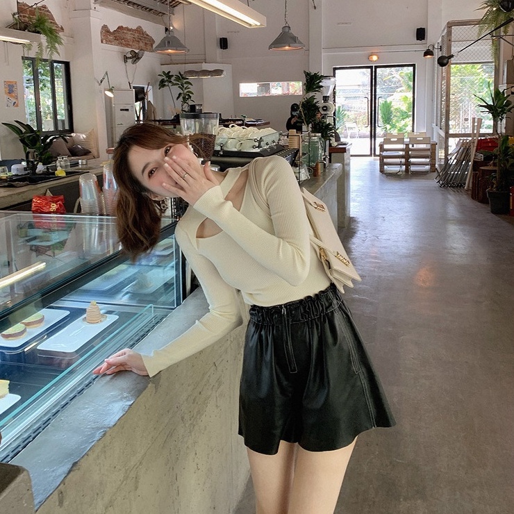 Áo Dệt Kim Tay Dài Khoét Lỗ Màu Đen