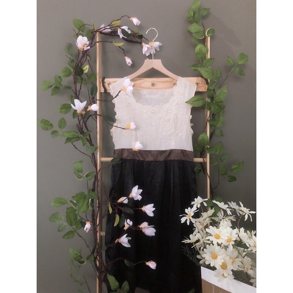 Đầm công sở cổ lượn sóng thêu hoa (PASS)