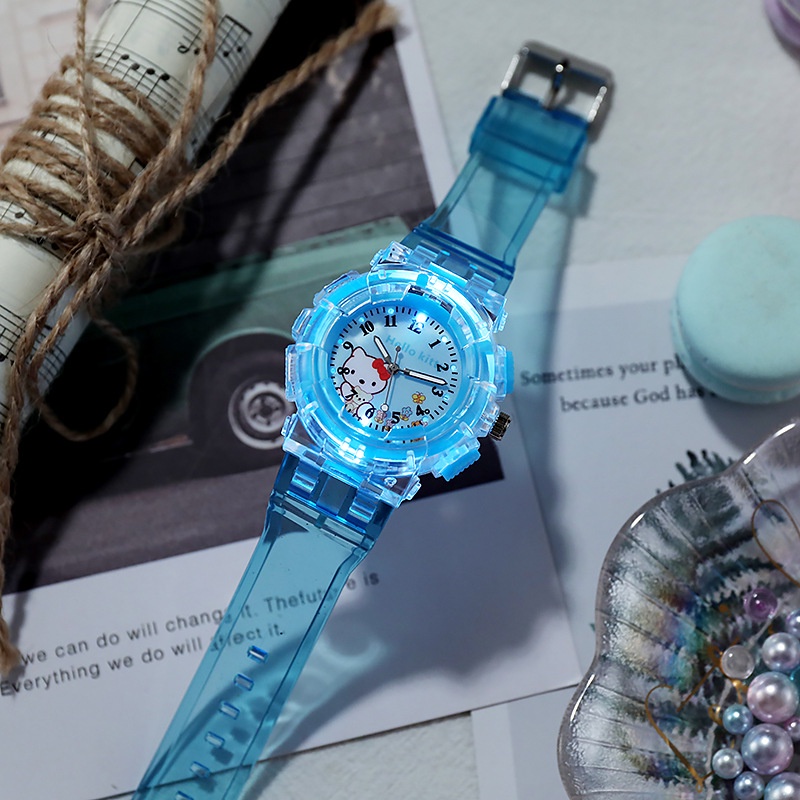 [Hello Kitty] Đồng Hồ Trẻ Em Có Đèn LED Phát Sáng Mới | Đồng Hồ Đeo Tay Hoạt Hình Xinh Xắn Dành Cho Bé | Đồng Hồ Đeo Tay Thể Thao