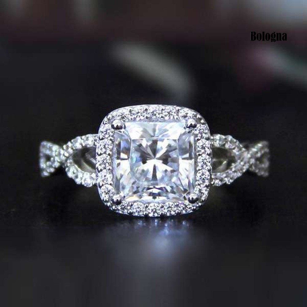 Nhẫn Đính Hôn Cô Dâu Đính Đá Zircon Sang Trọng