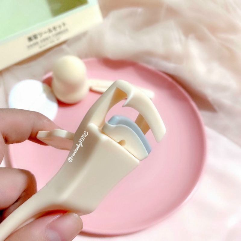 Bông mút kèm bấm mi và dao cạo 4 MÓN YOUSHA | BigBuy360 - bigbuy360.vn