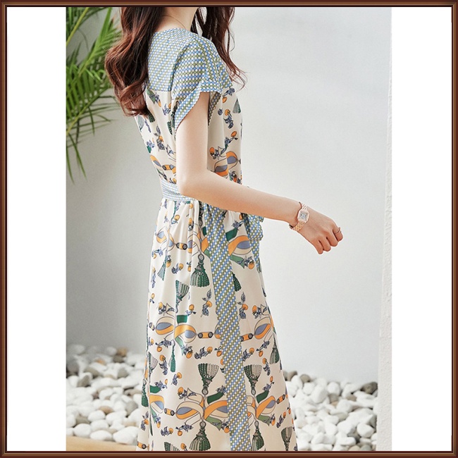 Đầm Midi Dáng Chữ A Giả Hai Mảnh Tay Ngắn Cổ Tròn Màu Sắc Tương Phản