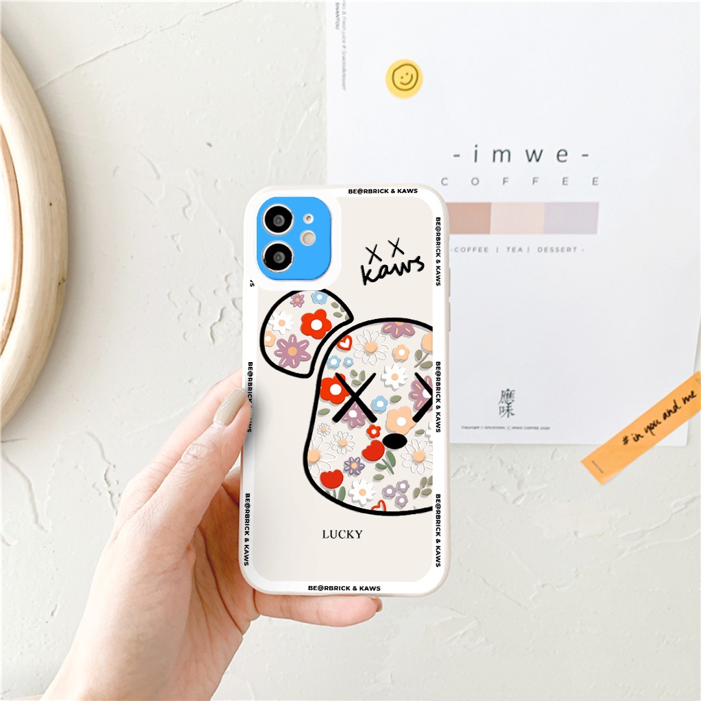Ốp lưng iphone Kaws Hoa cạnh vuông 6/6plus/6s/6splus/7/7plus/8/8plus/x/xr/xs/11/12/13/pro/max/plus/promax