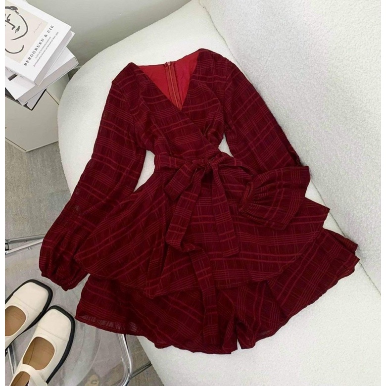 Jumpsuits đỏ dài tay vải cotton xước có dây buộc nơ eo