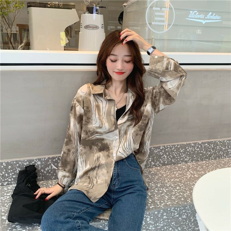 Áo sơ mi họa tiết loang vân mới hót trend