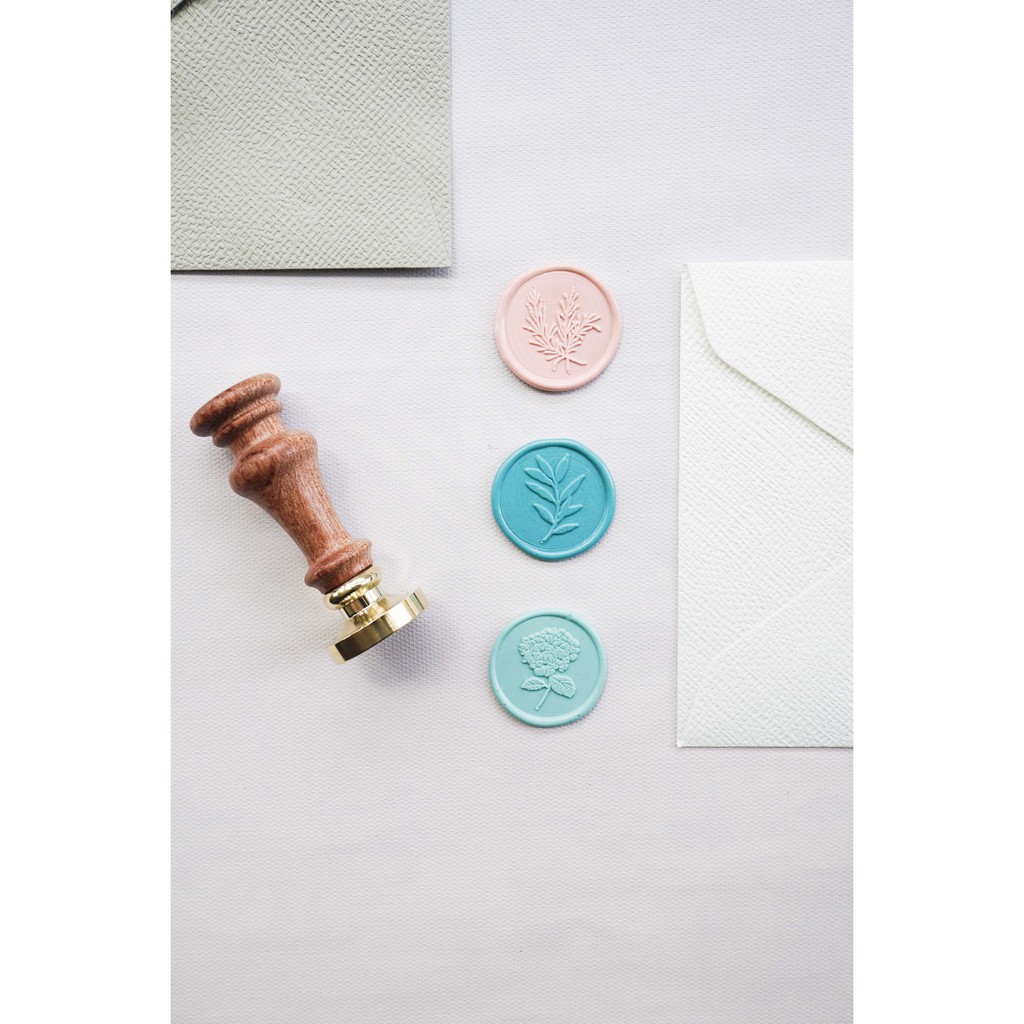 550 con dấu Save the date, màu vàng đồng