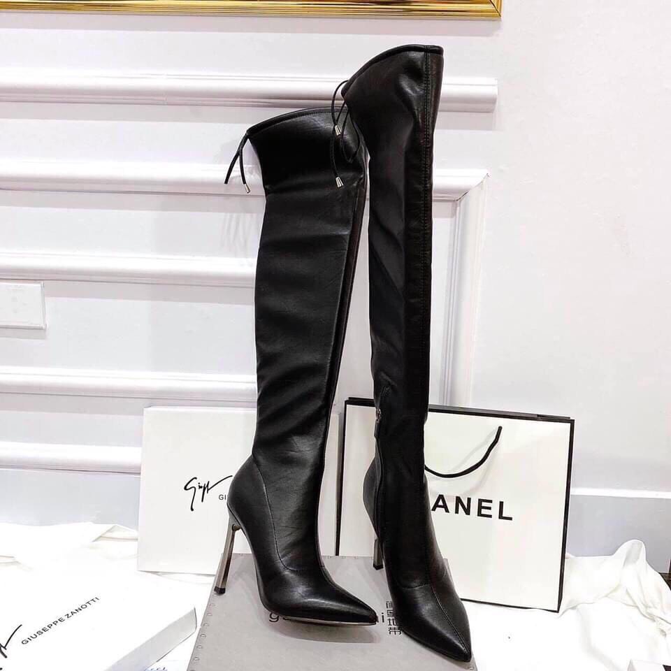 Boot Đùi Da Lì Mềm Qua Gối Cao Cấp Lót Nỉ Gót Nhọn Đính Đá 9cm Hai Màu Đen Và Trắng Kem Mã P56 Shop Phương Nhi