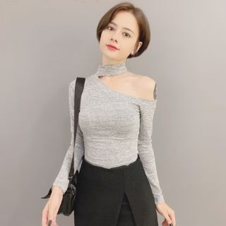 Áo khoét vai tay dài