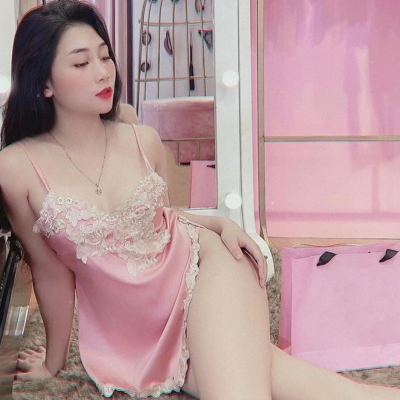 Váy ngủ lụa sexy xẻ một bên form ngắn cực quyến rũ