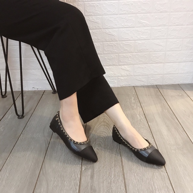 Giày bệt viền xích