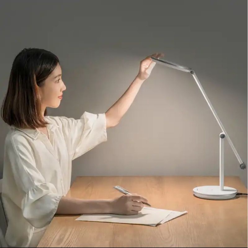 Đèn bàn Panasonic HHLT0636 ,Đèn bàn làm việc, đèn bảo vệ mắt, đèn chống mỏi mắt bảo vệ thị lực với chỉ số hoàn màu >95
