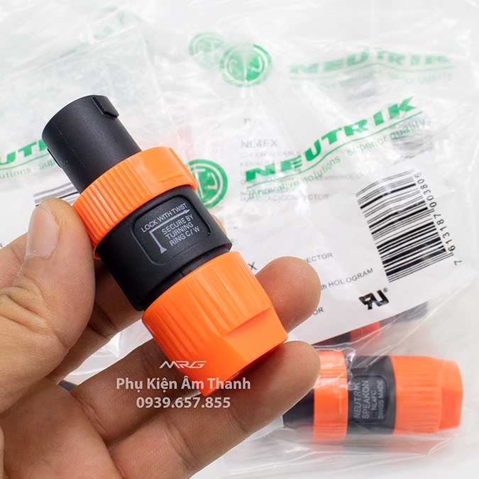 Rắc loa sân khấu speakon neutrik khóa xoay, giá 1 cái.