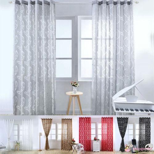 Rèm cửa in họa tiết hoa màu trong thanh lịch
