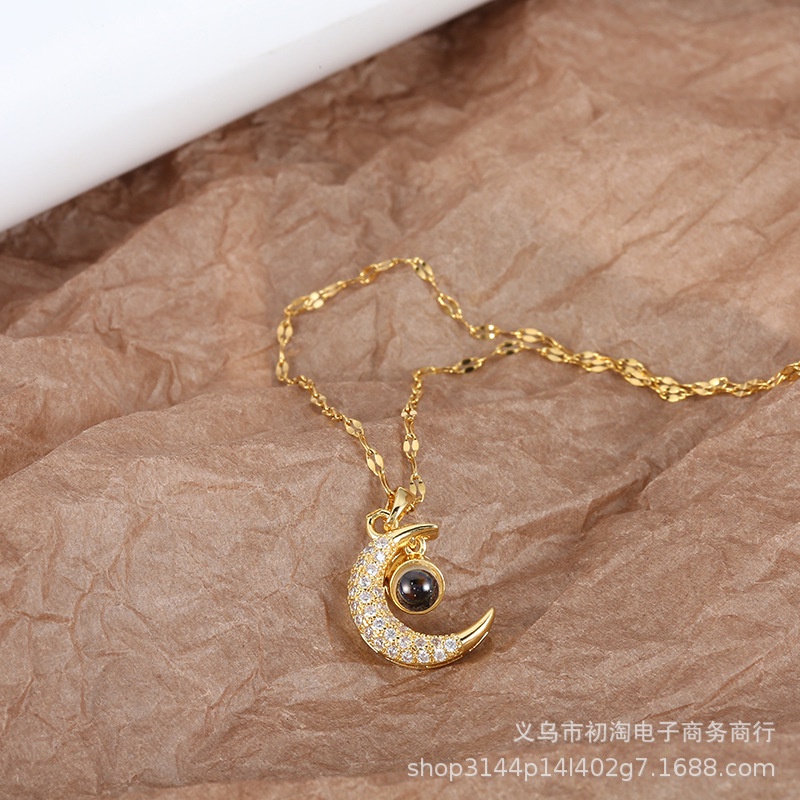 Dây Chuyền Thời Trang Chiếu Ra 100 Ngôn Ngữ I Love You Cho Nữ