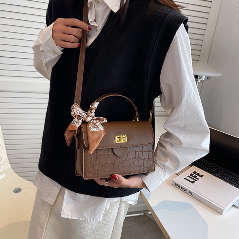 Túi đeo chéo IELGY đính nơ họa tiết vân đá thời trang cho nữ