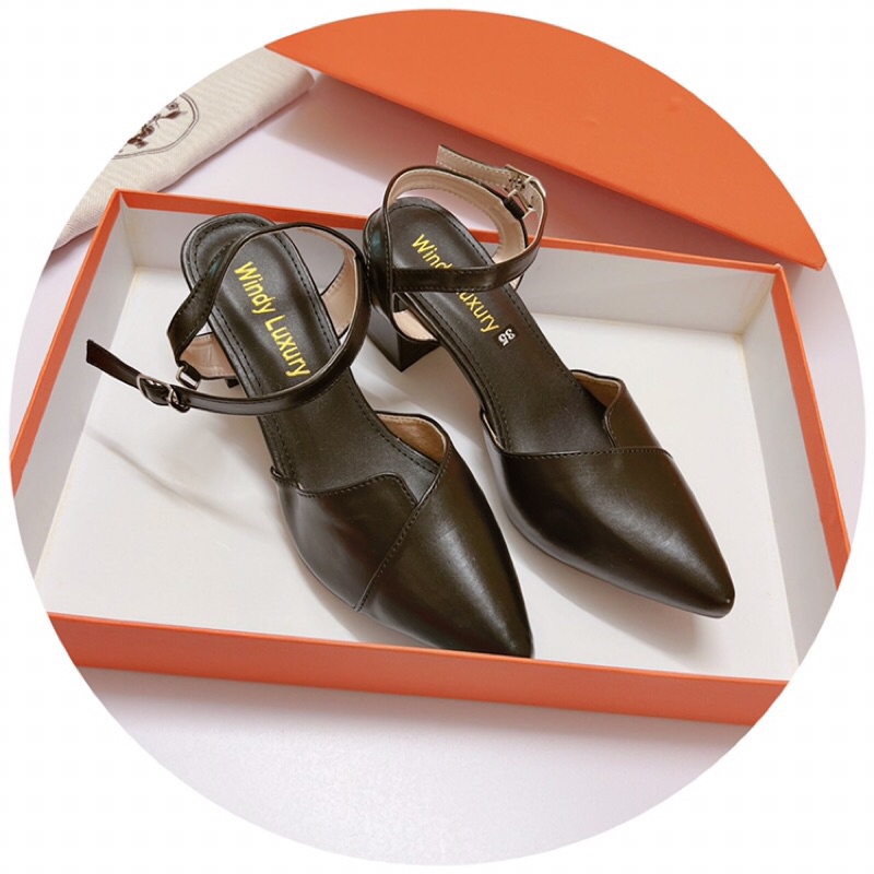 Giày sandal bít mũi công sở da lì mũi nhọn gót vuông 6p đơn giản