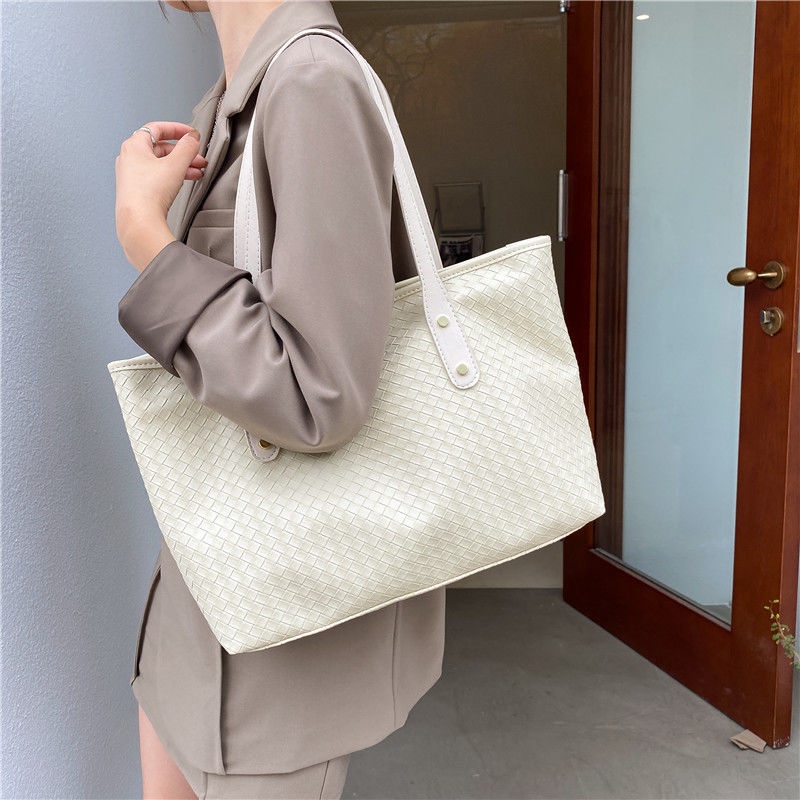 Túi tote Đeo Vai Đan Tay Sức Chứa Lớn Thiết Kế Mùa Hè Dễ Phối Đồ Cho Bạn Gái