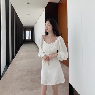 Váy trễ vai trắng