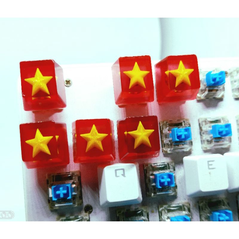 Keycap resin nền đỏ sao vàng trang trí bàn phím cơ gaming