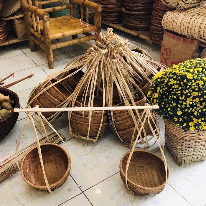 Quang gánh trang trí ngày têt Phương Nam