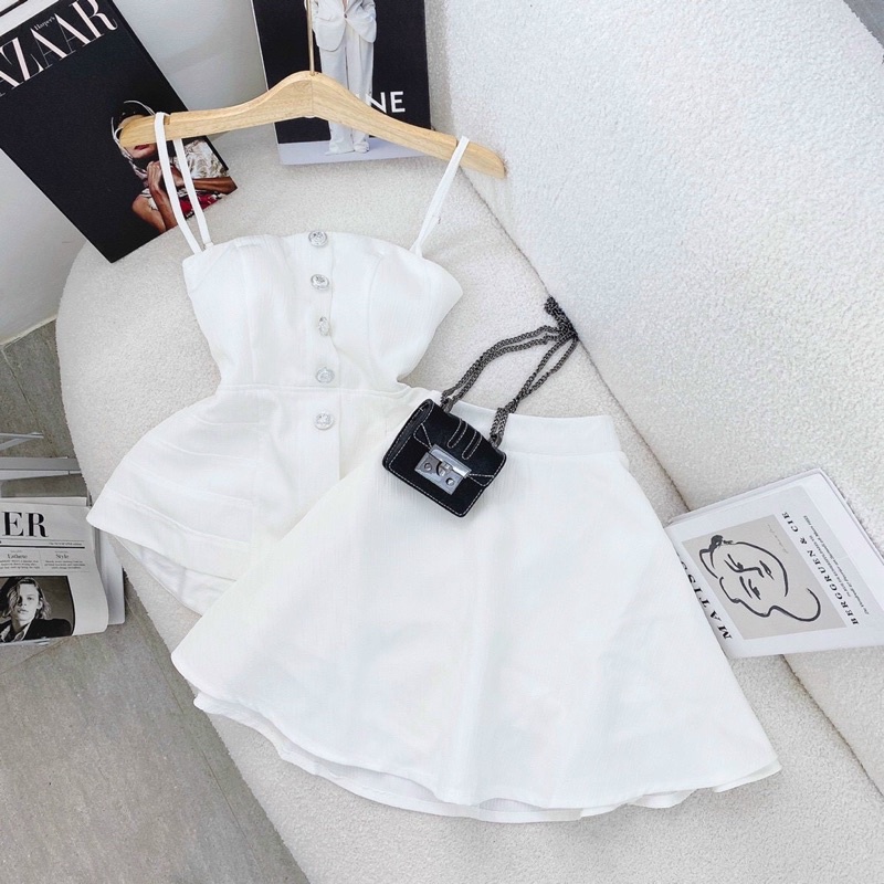 (sẵn ) set áo 2 dây petlum kèm chân váy trắng (hình thật shop Thảo Nhỏ Store chụp phía sau )