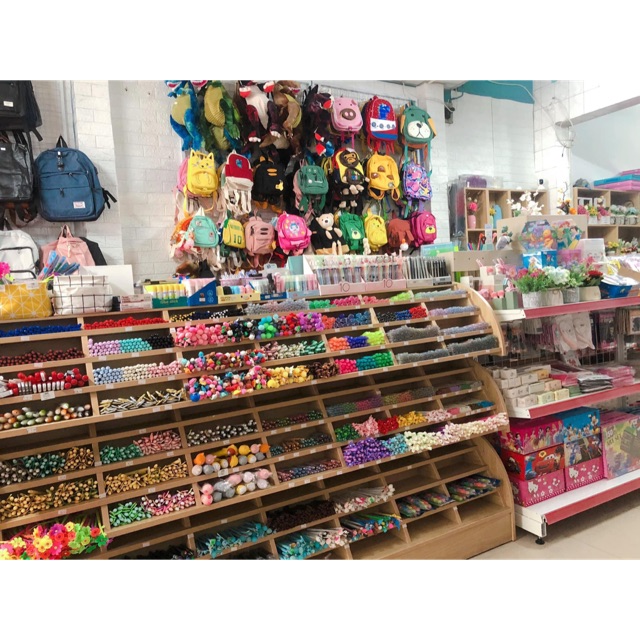 Nhà Sách Lạc Long Quân