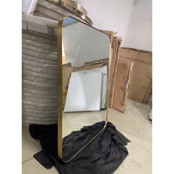 Gương chữ nhật bo góc-khung inox mạ vàng-kích thước 60x80- sale off 50%