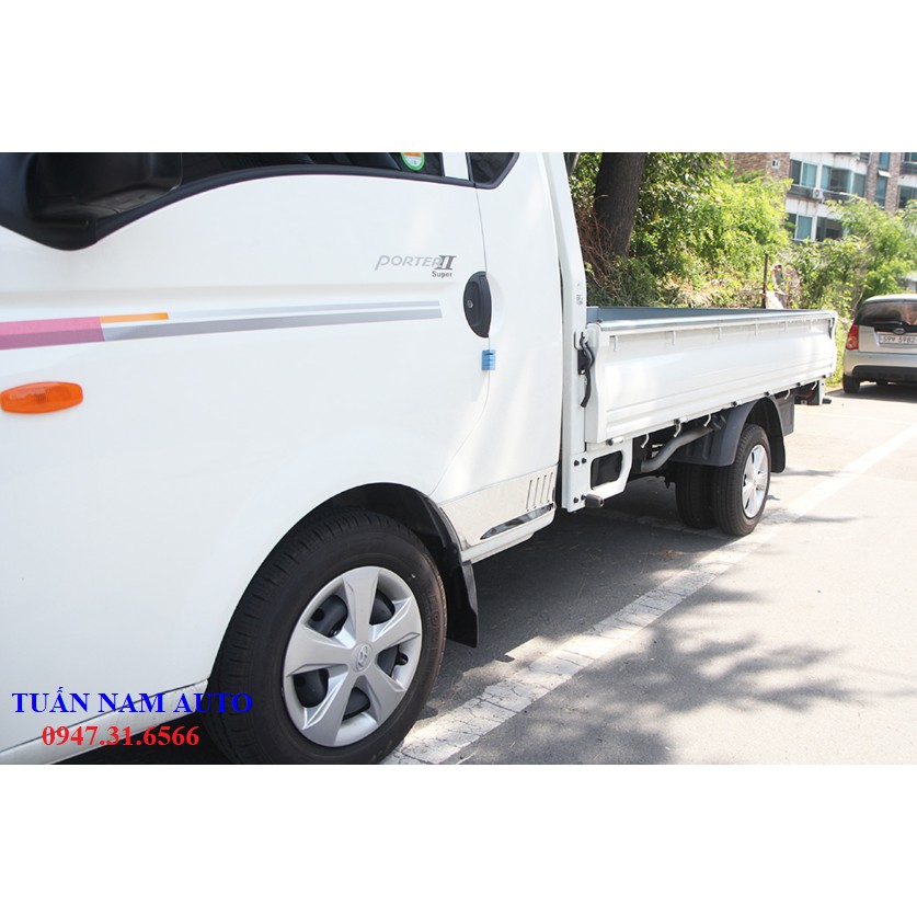 ỐP CRÔM TAI SAU XE TẢI HYUNDAI PORTER CABIN KÉP ( Hàng Hàn Quốc Cao Cấp)