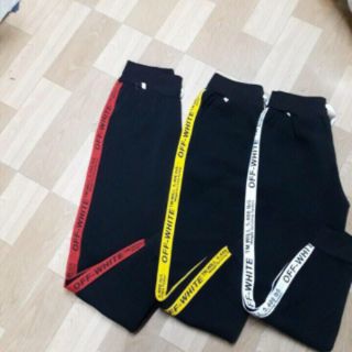 QUẦN JOGGER VIỀN SỌC OFF WHITE