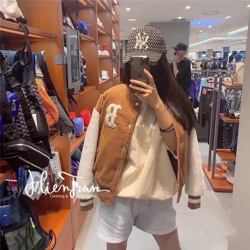 Áo Khoác Bomber Nhung Phối Lông Thêu Chữ | BigBuy360 - bigbuy360.vn