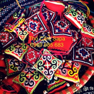 Móc khoá thêu tay chuông Thổ Cẩm Sapa HandMade 100%